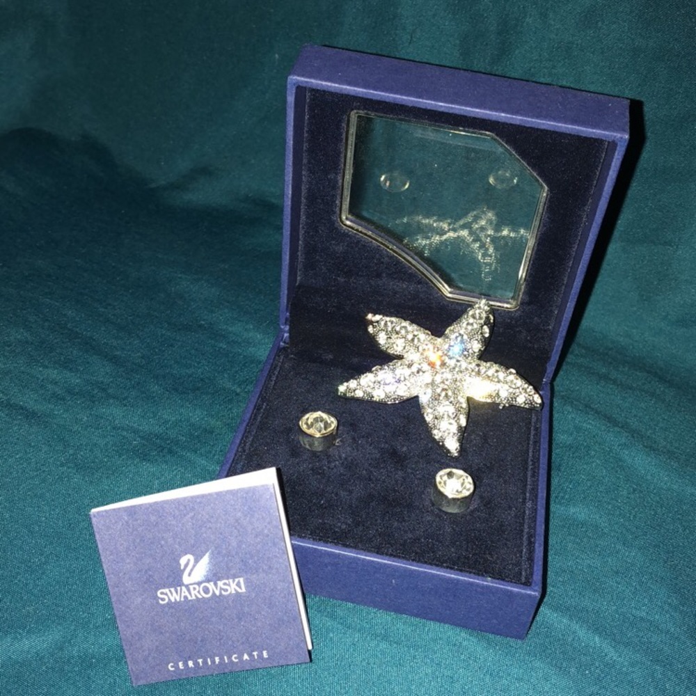 Swarovski earrings and starfish pendent